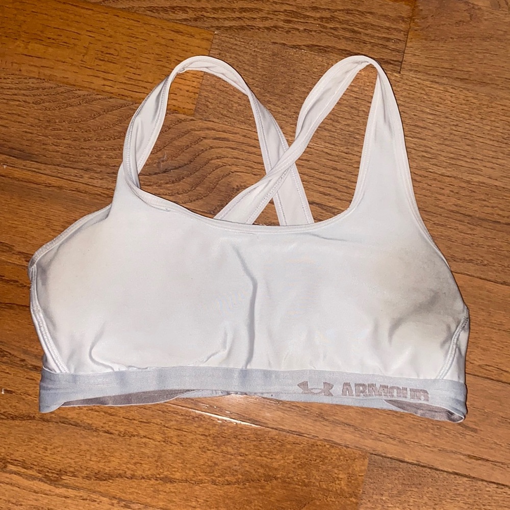 Under armpit sports bra